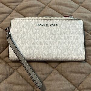 Micheal Kors wallet